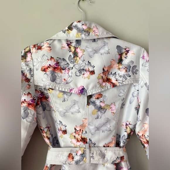 GUESS Floral Double-Breasted Water-Resistant Trench Coat size XS - Picture 13 of 14